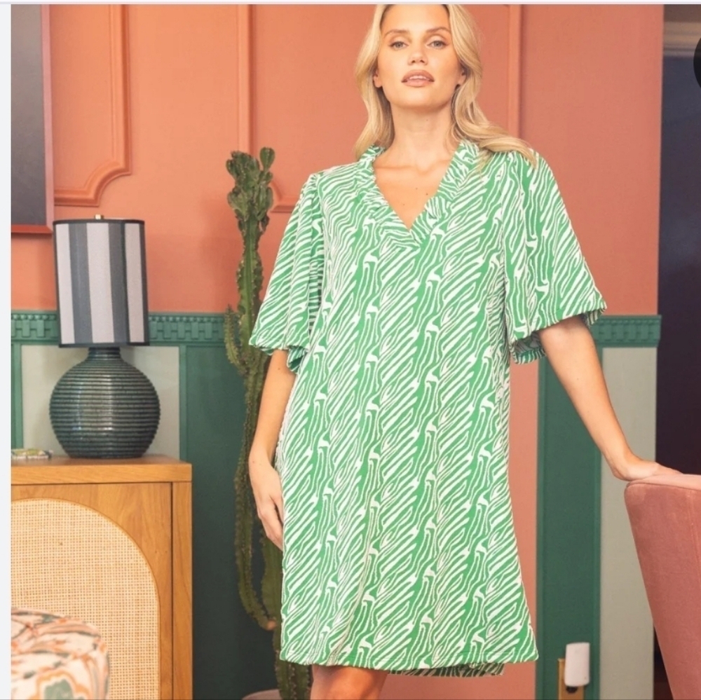 VOY NWT Pink Zebra Print Flutter Sleeve Shift Dress Small - Picture 5 of 13